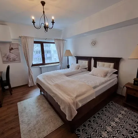 Room 27 @ Arc De Triomphe-2